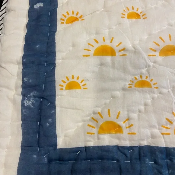 🆕💛 Ojai Baby | Reversible Baby Quilt. 38"x50". - Picture 3 of 9